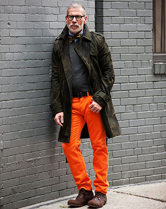 40代男性 オレンジ色パンツでコーディネート メンズ Italy Web