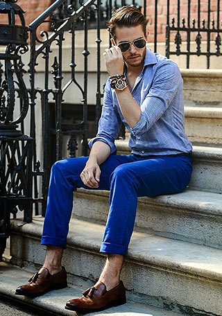 薄いブルーシャツ ブルーパンツの着こなし メンズ Italy Web