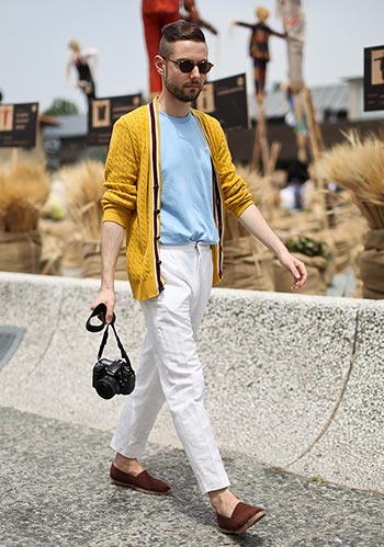 黄色 ピンク 緑 春色のセーターコーディネート15選 メンズ Italy Web