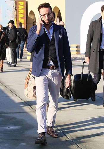 定番中の定番 紺ジャケット 白パンツ 茶革靴の春コーデ メンズ Italy Web