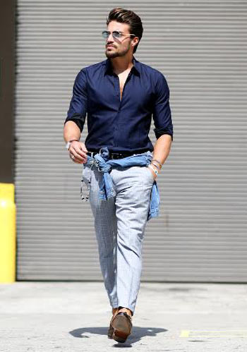 腰巻きデニムシャツ 紺シャツ グレーチェックパンツの着こなし メンズ Italy Web